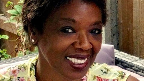 تجتمع بوالدتها بعد 40 عاماً