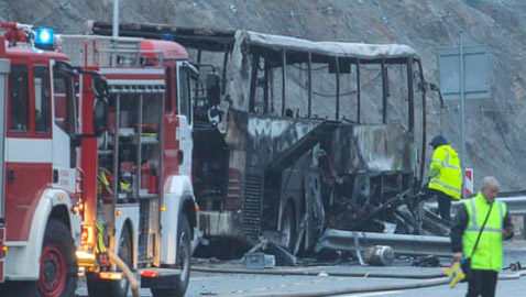 مأساة على طريق سريع.. 46 قتيلا بينهم أطفال بحادث حافلة في بلغاريا