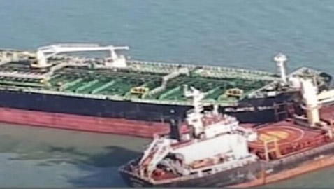 تسرب نفط جراء تصادم سفينتين قبالة السواحل الهندية