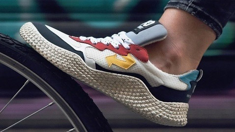 حذاء رياضي مستدام مصنوع من نفايات الفاكهة