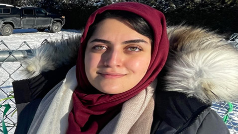 إيقاف معلمة عن العمل في كندا بسبب حجابها.. غضب وتضامن واسع معها!