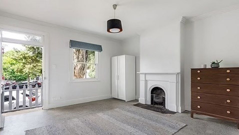 تستأجر منزلاً بسعر رخيص فتفاجأ بسر خفي داخله