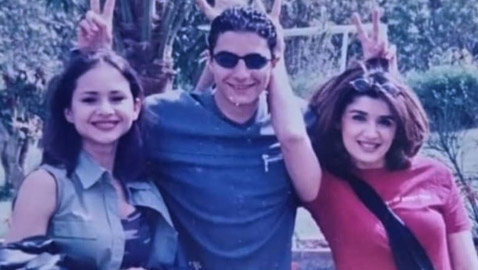 أحمد الفيشاوي ينشر صورة قديمة مع غادة عادل ونيللي كريم.. عمرها 22 سنة!