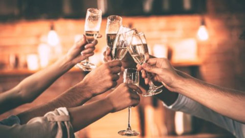 أغرب عادات الدول في استقبال العام الجديد