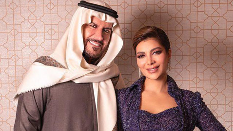 صور أصالة في باريس على دراجة نارية مع زوجها: 