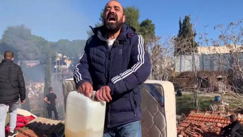حي الشيخ جراح: مواجهات بين الشرطة الإسرائيلية وفلسطينيين بسبب قرار إخلاء منزل في القدس الشرقية