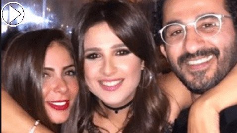 فيديو خناقة وضرب بالأيدي بين منى زكي وياسمين عبدالعزيز! أحمد السقا يتدخل للصلح!