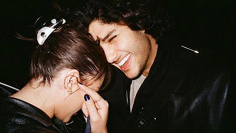ابن راغب علامة ينشر صورة مع حبيبته، والمعجبات حزينات: 
