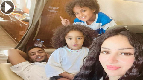 صور محمد رمضان وعائلته من داخل طائرته الخاصة