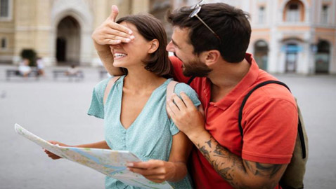 إليكم طرق وأفكار رومانسية للاحتفال بيوم عيد الحب أثناء السفر