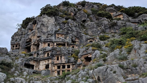 ستشعر أنك مراقب.. ألق نظرة داخل مدينة الموتى (مقبرة ميرا) في تركيا!