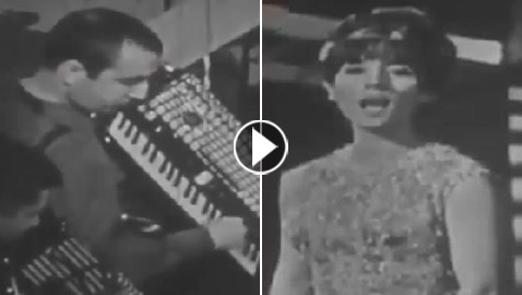 فيديو نادر وقديم: الياس الرحباني يعزف على الأكورديون وفيروز تغني 