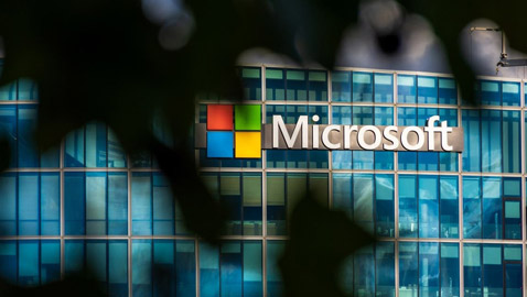 بعد أبل وغوغل.. مايكروسوفت تعلق خدماتها في روسيا
