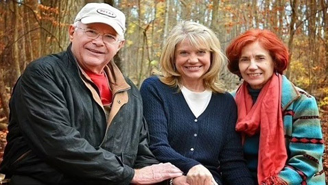 تلتقي بحبيبها وابنتها بعد 50 عاماً بفضل لينكدإن