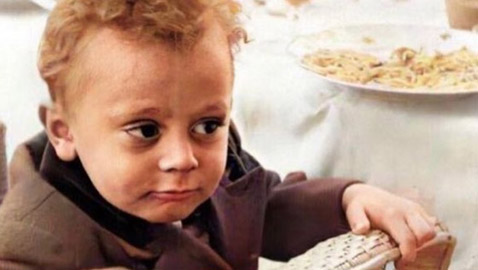 صورة من الطفولة.. لن تصدق من هذا النجم الذي في الصورة!