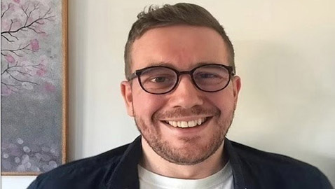 يشفى من كورونا بعد ثمانية أشهر من المرض بفضل لقاح فايزر