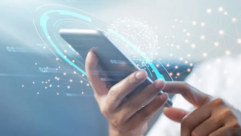 غوغل: مستشعرات الهواتف الذكية تكشف أمراض القلب والعين!