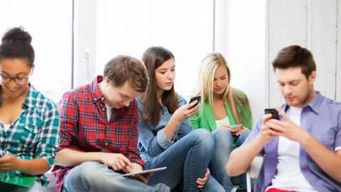 أكثر 10 دول إدماناً للهواتف الذكية