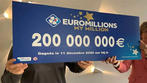 فاز بـ200 مليون يورو.. رجل فرنسي يتبرع بأرباحه من اليانصيب!
