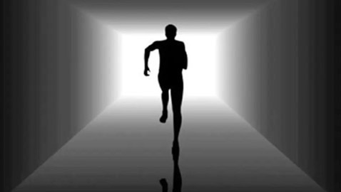 انظر جيدا.. هل ترى رجلا يركض نحوك أم يهرب منك؟