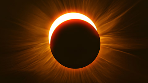 عشاق الفلك يشهدون أول كسوف شمسي لعام 2022 نهاية الشهر الجاري
