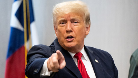 لسبب غريب جدا.. ترامب كان يخشى الطماطم والأناناس!