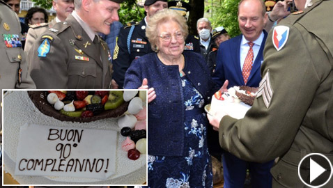 قصة كعكة من الحرب العالمية الثانية.. عادت لصاحبتها! فيديو وصور