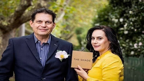 بفضل صبغة شعر ثورية.. صديقان أستراليان يكسبان 70 ألف دولار شهريًا