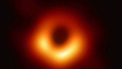 ثقب عملاق بمجرتنا يحجب النور.. تأكيد لنظرية عالم شهير