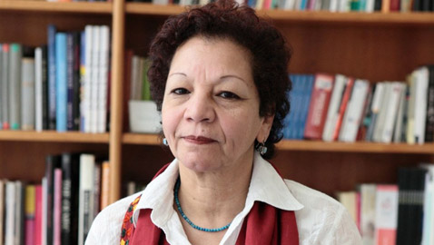 كاتبة مصرية تنتقد تحفيظ القرآن للأطفال وتقول: إلزام الفتيات بالحجاب يؤدي لخلق 