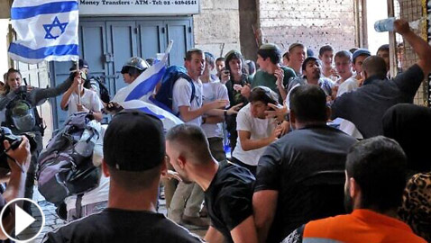 مسيرة الأعلام.. اعتقالات وعشرات الإصابات في صفوف الفلسطينيين ومحافظ القدس: الاحتلال يسعى لإشعال حرب دينية
