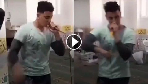 فيديو صادم: جنون الشهرة يدفع بشاب للغناء والرقص بمسجد في مصر!