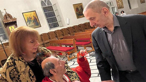 صورة فيروز مع ابنيها زياد الرحباني و