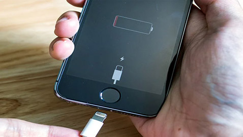 لمستخدمي آيفون.. 4 تصرفات خاطئة تستهلك البطارية بسرعة