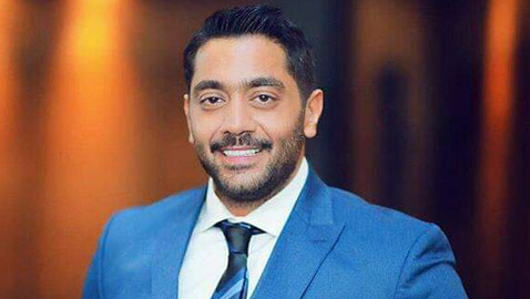 الفنان أحمد فلوكس يعلن اعتزاله التمثيل وتوبته: لا أريد شيئا من أحد!