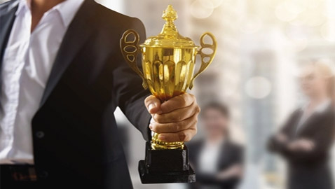 إحداها لأغبى الإنجازات العلمية.. تعرفوا على أغرب الجوائز في العالم!