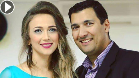الدكتور عنان عباسي زوج دلال أبو آمنة: كلانا طبيبان لكن جمعني بها الفن!