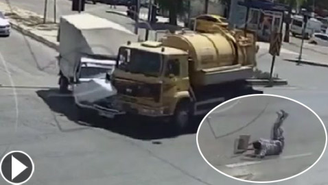 فيديو: سائق شاحنة صغيرة ينجو بأعجوبة من حادث اصطدام مرعب!