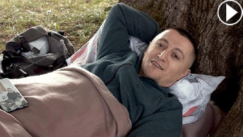 لم ينهض لـ60 ساعة! شاب قروي يفوز بلقب 