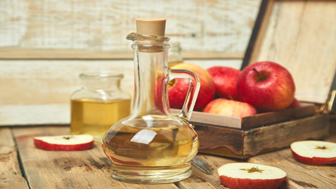 بين الدراسات والأعراف.. ما هي حقيقة فوائد خل التفاح؟