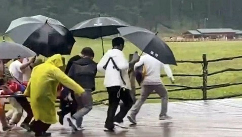 قتلته صاعقة... يوم زواجه