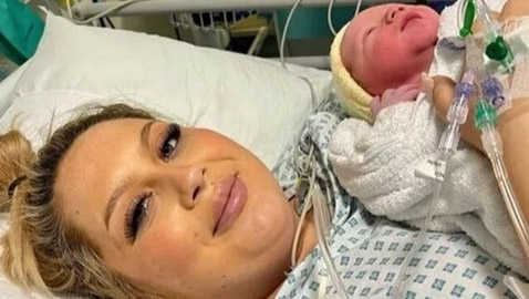 تنجب طفلها بعد 24 ساعة من اكتشاف الحمل