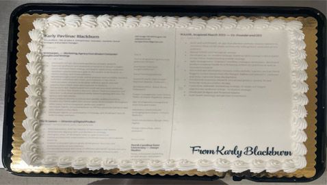 سيرة ذاتية مطبوعة على كعكة.. فكرة مبتكرة من أمريكية لنيل وظيفة!