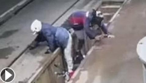 النحس يلاحق لصين.. سقطا في حفرة تغيير الزيت مرتين بمحاولة الهروب
