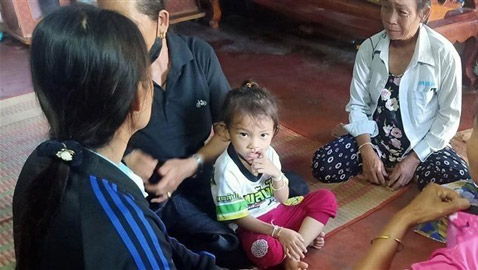 استغراق طفلة في النوم أنقذها من مذبحة تايلاند