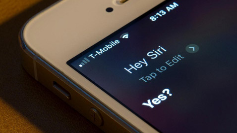 4 أشياء لا تسألها لمساعد أبل الذكي “سيري Siri”