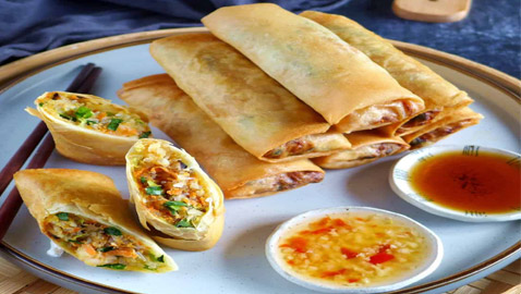 بمكونات بسيطة جدا.. إليكم طريقة تحضير سبرينغ رولز ولا أشهى
