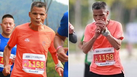 يركض ويدخن.. عداء صيني يقطع سباقا لـ3 ساعات دون أن يترك السيجارة!