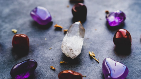 العقيق الأسود والتافيت الخام، 10 من أندر الأحجار الكريمة في العالم!