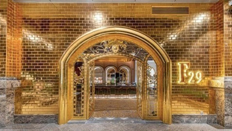 فندق مدهش بمحتويات كاملة مصنوعة من الذهب الخالص